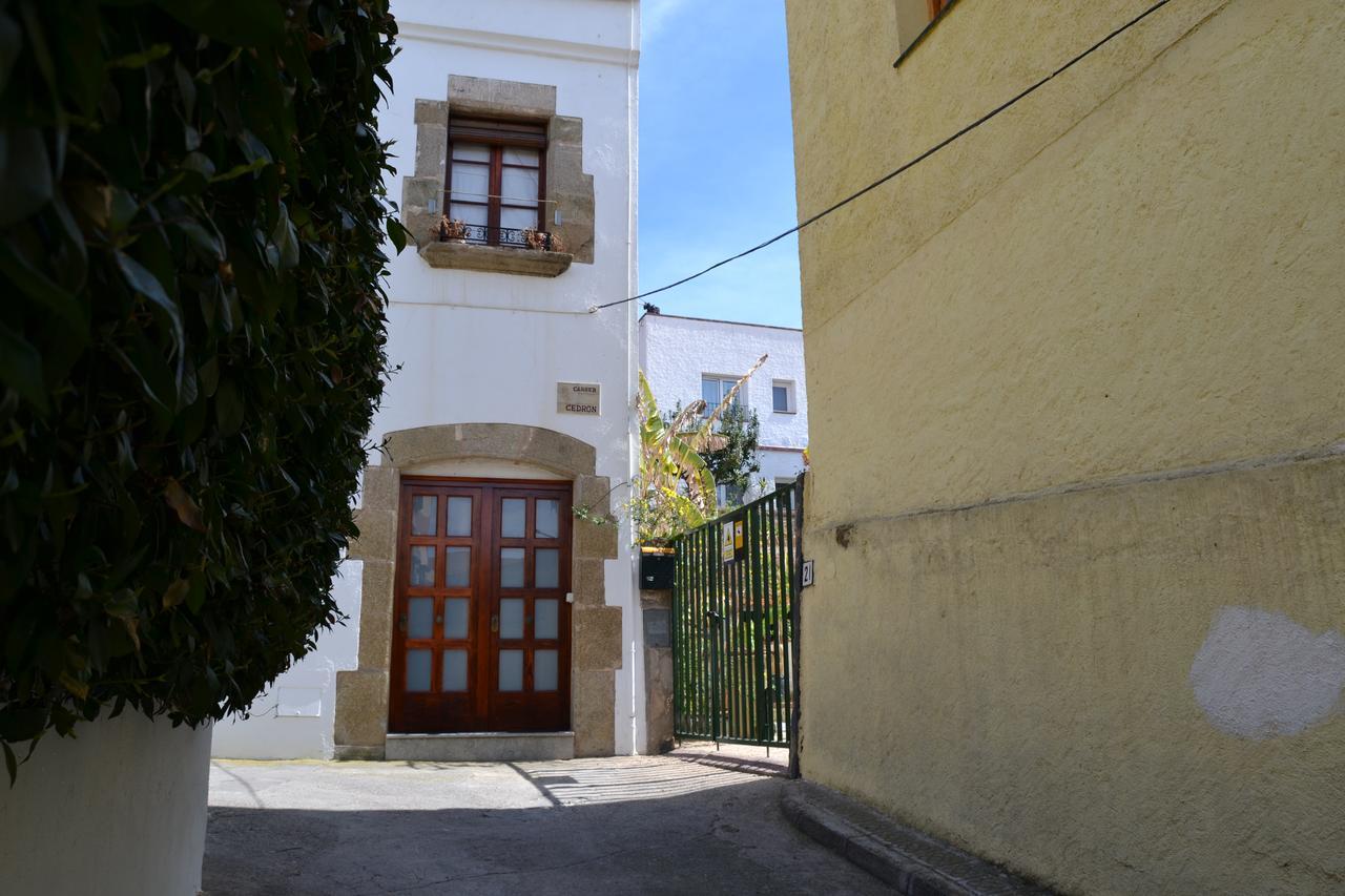 Hostal Casa Torrent Canet De Mar Exterior foto